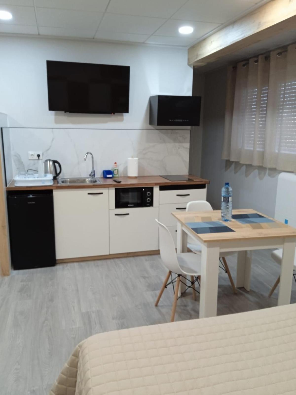 Hostal La Morenica Villena Esterno foto